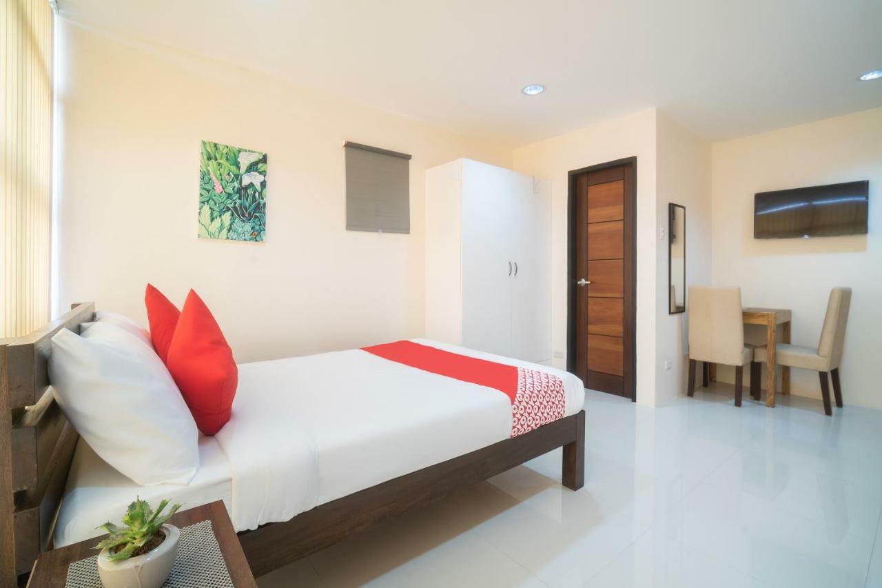 Oyo 199 Solange Apartelle Davao Stadt Exterior foto