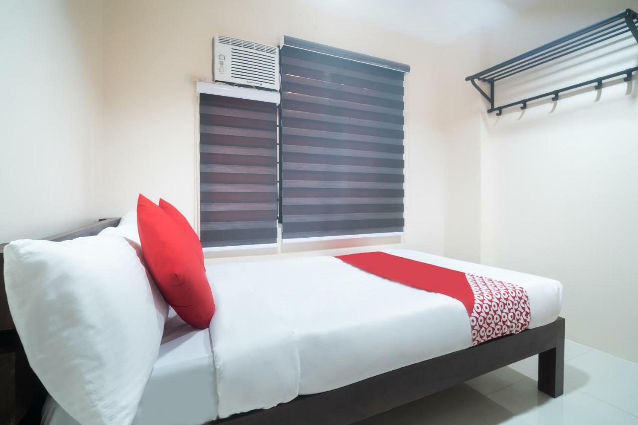 Oyo 199 Solange Apartelle Davao Stadt Exterior foto