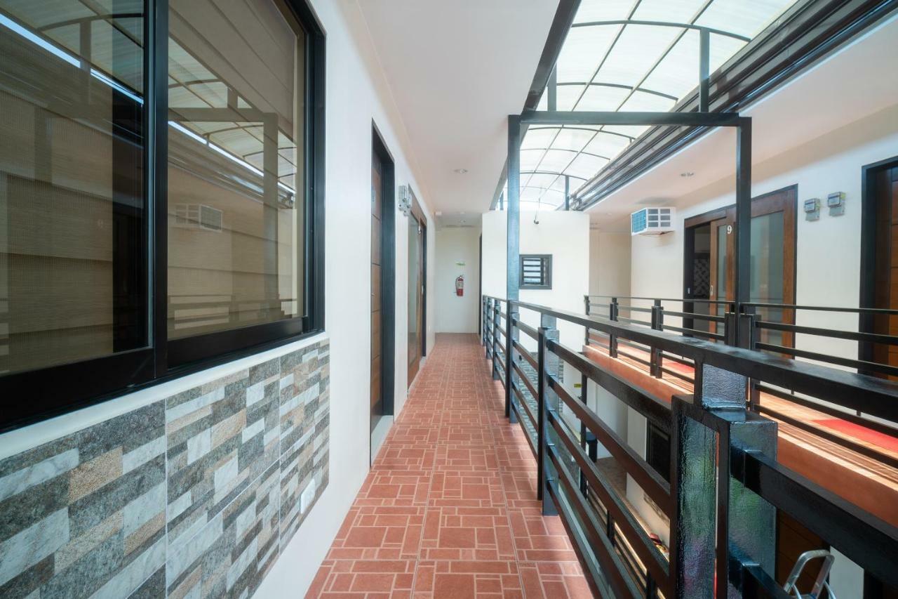 Oyo 199 Solange Apartelle Davao Stadt Exterior foto