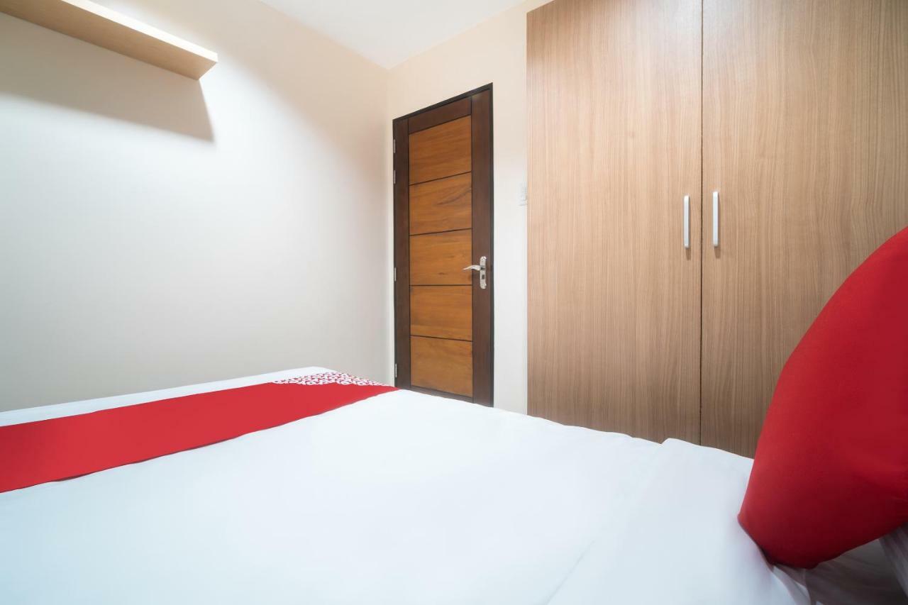 Oyo 199 Solange Apartelle Davao Stadt Exterior foto