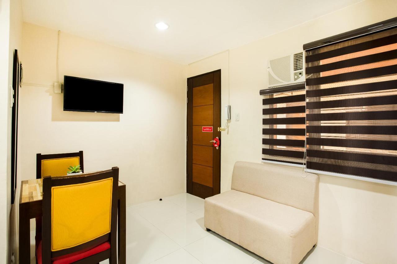 Oyo 199 Solange Apartelle Davao Stadt Exterior foto