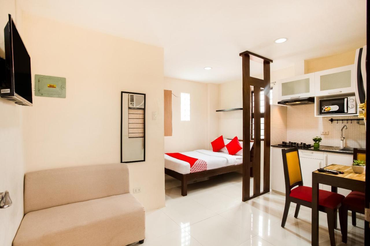 Oyo 199 Solange Apartelle Davao Stadt Exterior foto